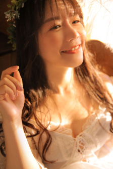 美女打开双腿让男生视频